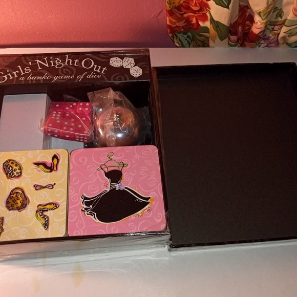 BOARD GAME GIRLS' NIGHT OUT DICE GAME OF FUN AND EXCITEMENT  4 TO 12 PLAYERS - Picture 4 of 9